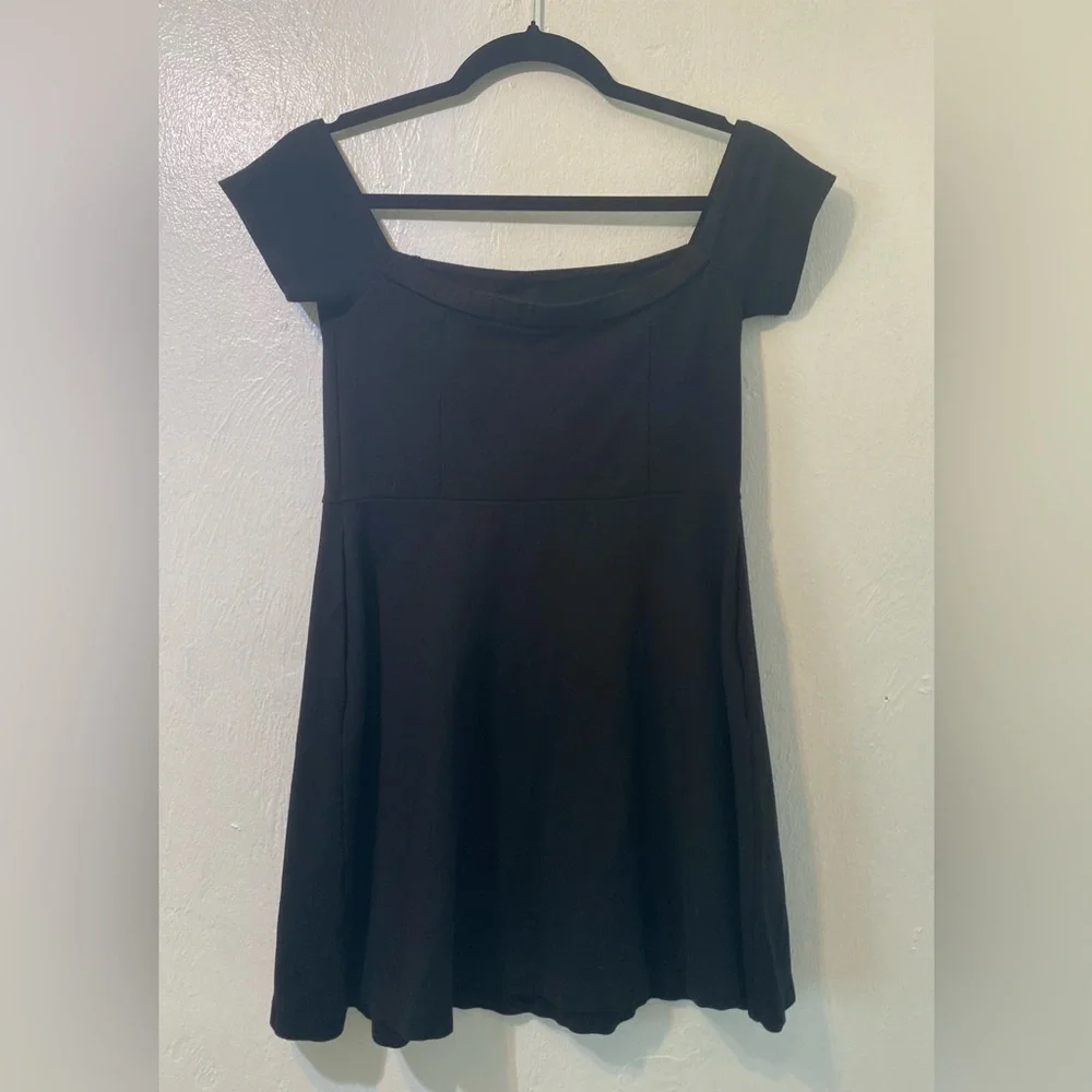 Free People 62%rayon 33%cotton 5%spandex black mini dress.Size S/P - Picture 4 of 8